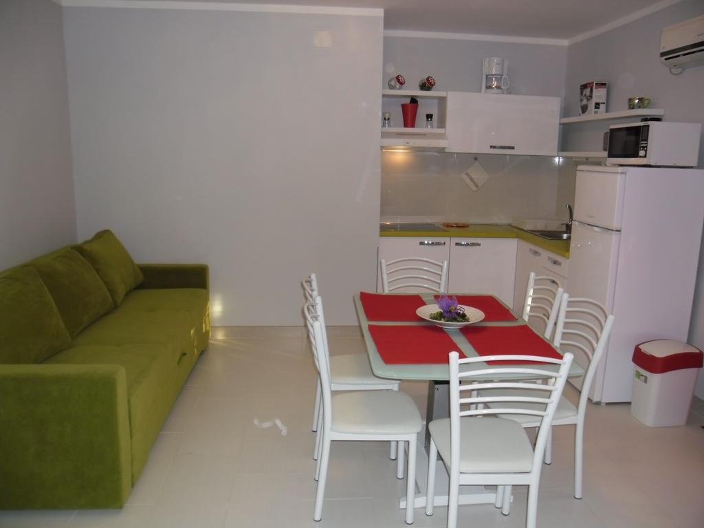 Apartments Jerine ตรีบูนย์ ห้อง รูปภาพ