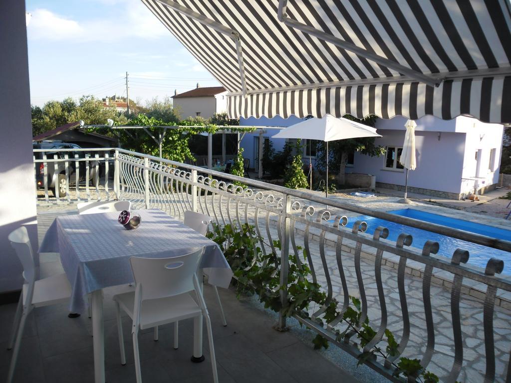Apartments Jerine ตรีบูนย์ ห้อง รูปภาพ