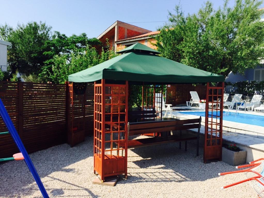 Apartments Jerine ตรีบูนย์ ห้อง รูปภาพ