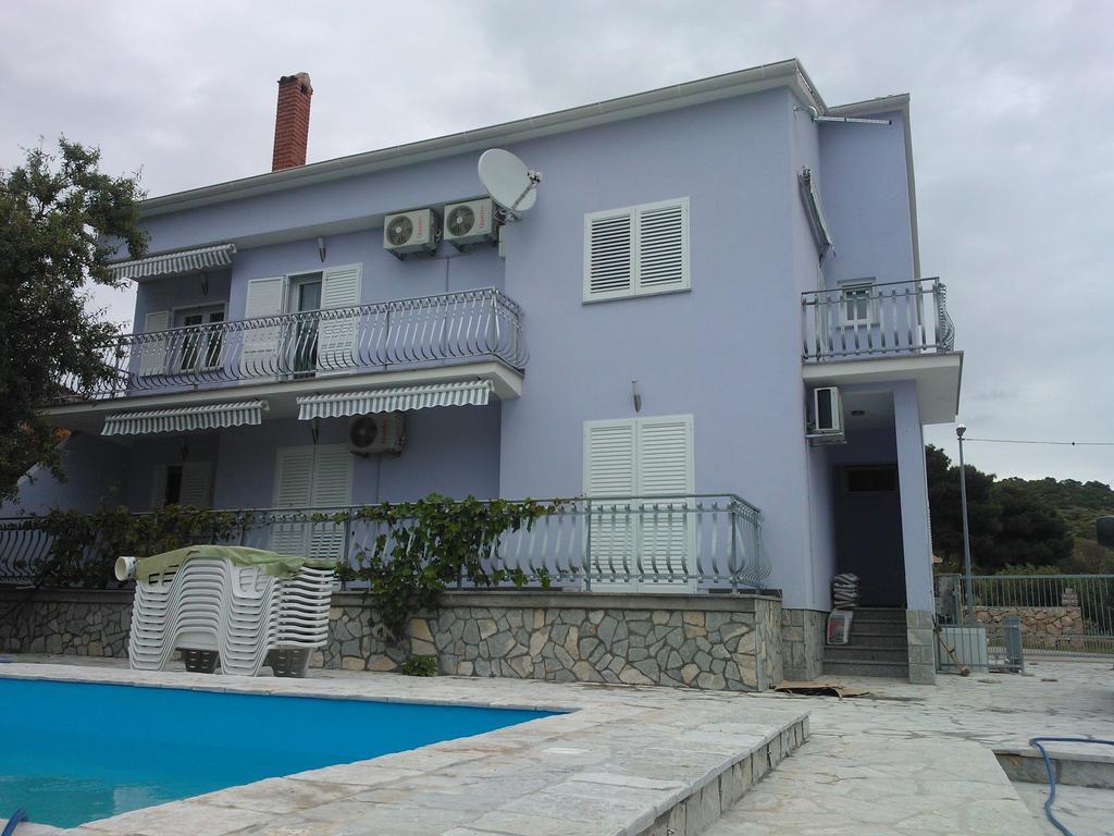 Apartments Jerine ตรีบูนย์ ห้อง รูปภาพ